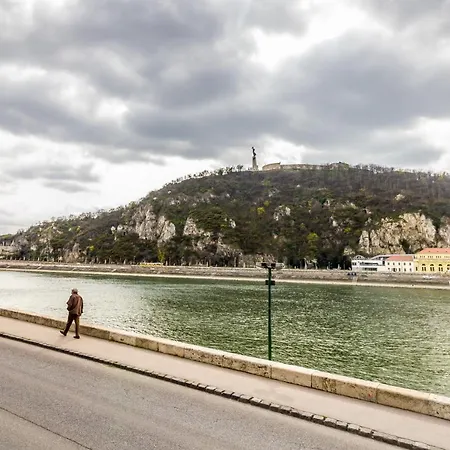 Appartement Luxury Danube Apartment.
